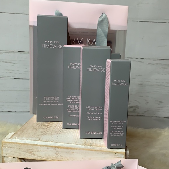 Combo to Oily Skin. Age Minimize 3D 4-in-1 cleanser set (1 of 2) - Picture 3 of 7